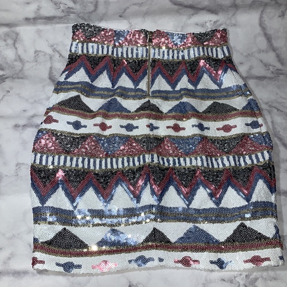 BEBE 2pcs Sequin multicolor crop-top and skirt - Picture 5 of 7